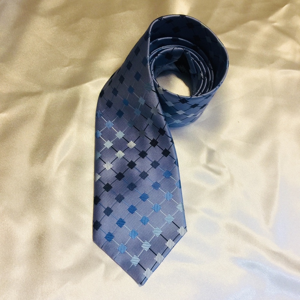 Brand New Alfani Spectrum Check Slim Silk Men Tie.